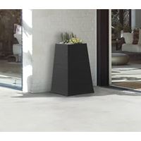 עציץ בעיצוב גלים בגוון שחור מבית KETER