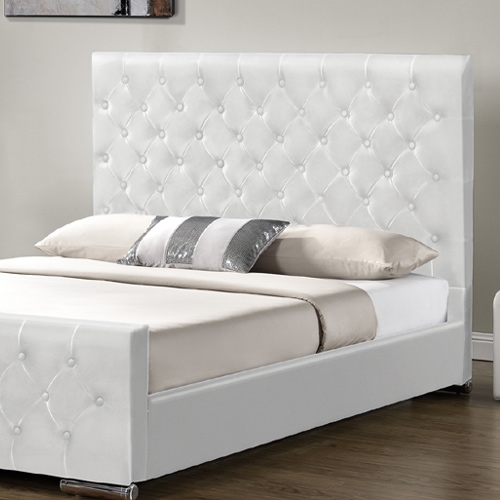 מיטה זוגית מעוצבת בריפוד דמוי עור לבן HOME DECOR