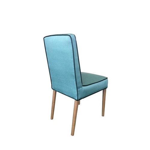 כיסא לפינת אוכל בריפוד בד ובעיצוב ייחודי ומדליק