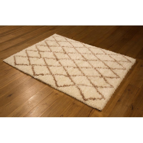 שטיח שאגי איכותי בדגם ייחודי ונעים למגע ביתילי