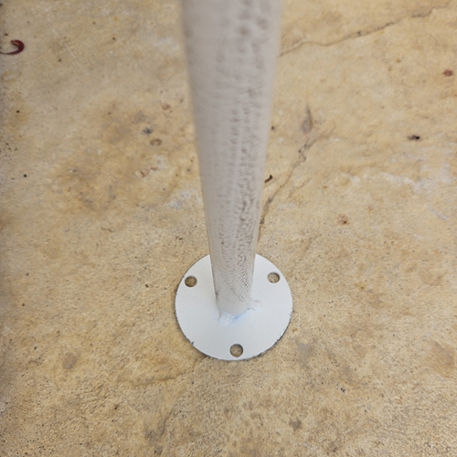 ספסל גינה מברזל עם ריפוד משולב קשת בעיצוב וינטאג'