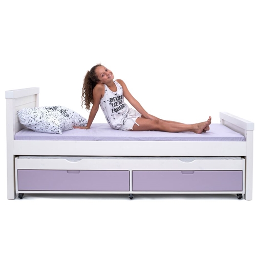 מיטת יחיד מושלמת בעיצוב קלאסי עם ידיות אינטגרליות